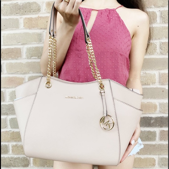 GabyโsBags๐๐-NWT Michael Kors Chain Tote - Picture 2 of 3